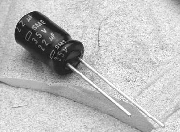 BSME250ETE471MK20S Алюминиевые электролитические конденсаторы с выводами 470UF 25V