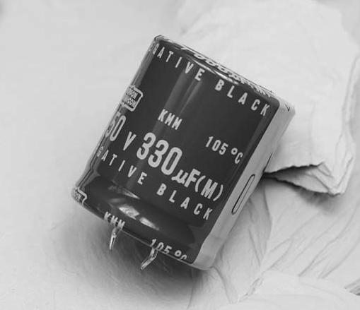 EKMM451VSN820MR20S Алюминиевые электролитические конденсаторы с жесткими выводами 82uF 450 Volt