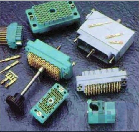 516-020-000-421 Разъемы стоек и панелей 20P RCPT PLASTIC CVR SIDE ENTRY